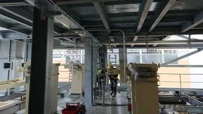 Montage und Verkabelung der Fördertechnik